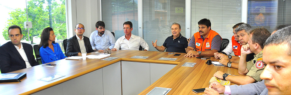 Capa da notícia: Reunião discute prevenção a desastres