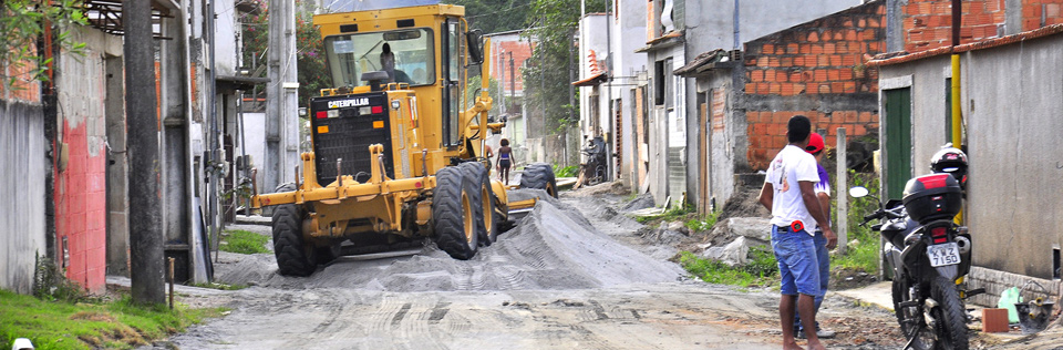 Capa da notícia: Prefeitura retoma obras de pavimentação no Parque Mambucaba