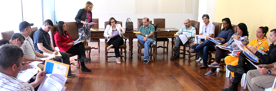Capa da notícia: Comissão discute a programação da Semana da Pátria