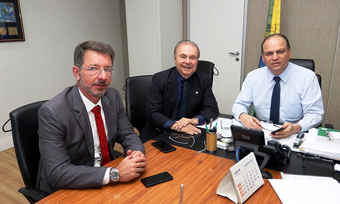 Capa da notícia: Prefeitura busca recursos para creches e unidades do SPA