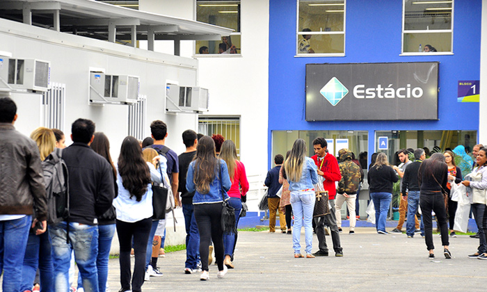 Capa da notícia: Vestibular para medicina na Estácio em Angra é uma realidade