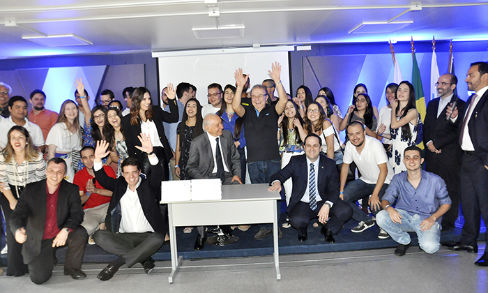 Capa da notícia: Estácio realiza aula inaugural do curso de Medicina em Angra
