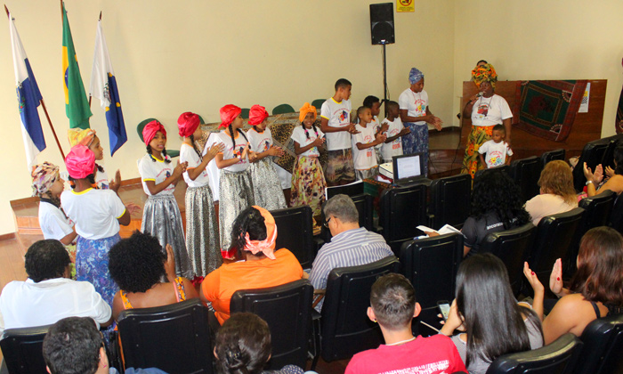 Capa da notícia: Promoção da Igualdade Racial é debatida em Angra