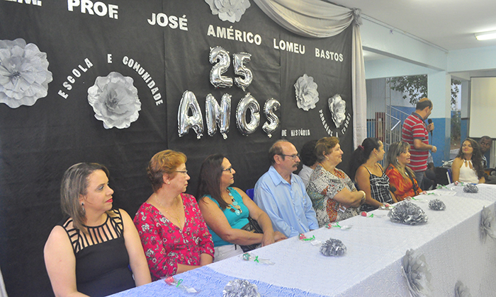 Capa da notícia: Escolas municipais e seus 25 anos de dedicação à educação