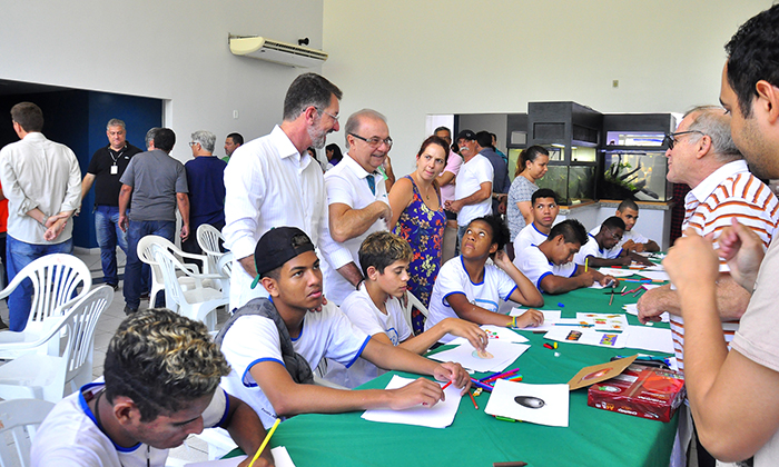 Capa da notícia: Prefeitura reabre CEA para o público