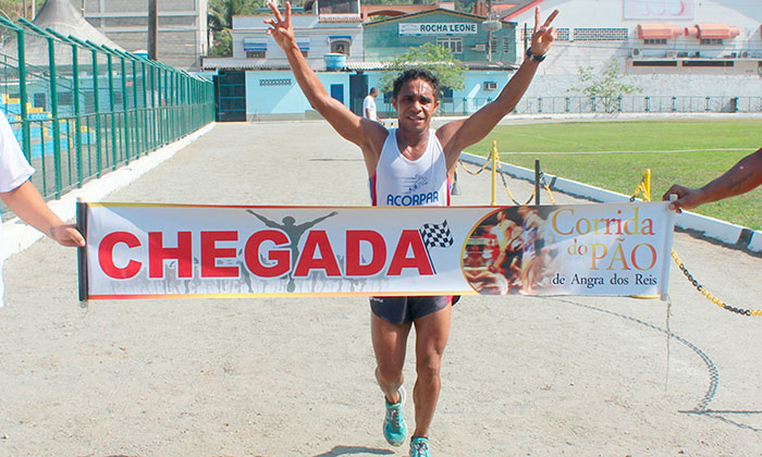 Capa da notícia: João Paulo Souza vence Corrida do Pão 