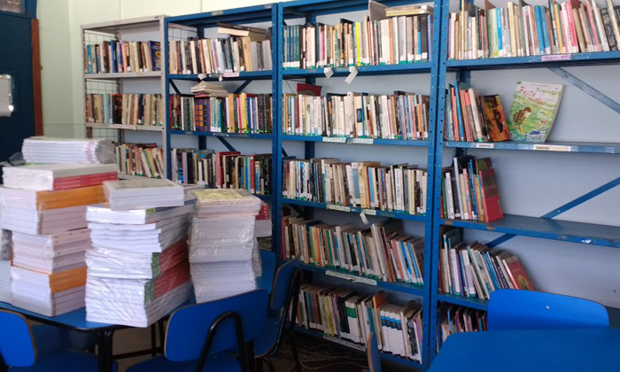 Capa da notícia: Escola Nova Perequê tem  biblioteca com consulta online 