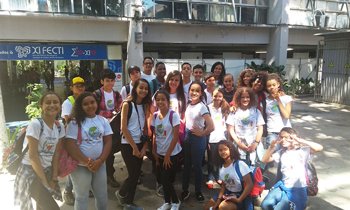 Capa da notícia: Alunos superdotados participam de Feira de Ciência
