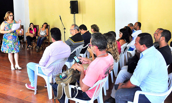 Capa da notícia: Fim de convênio com creches é esclarecido a pais de alunos