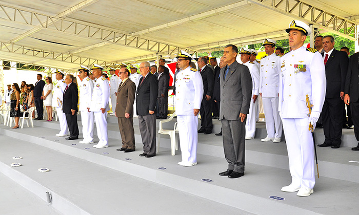 Capa da notícia: Troca de comando no Colégio Naval