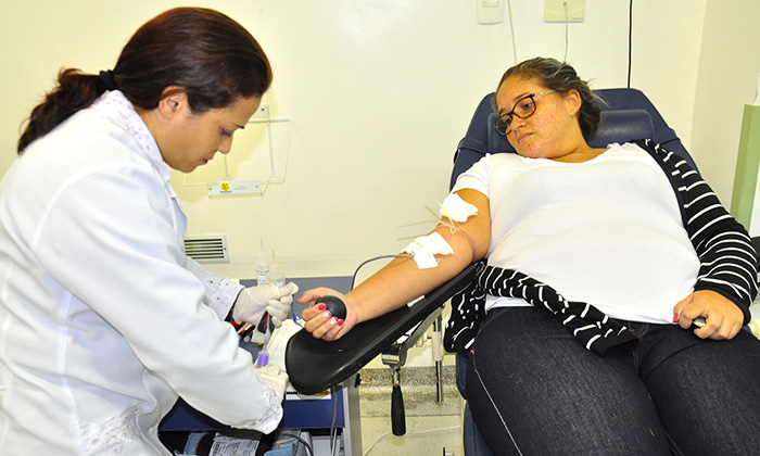 Capa da notícia: Doe sangue e depois tome a vacina contra a febre amarela