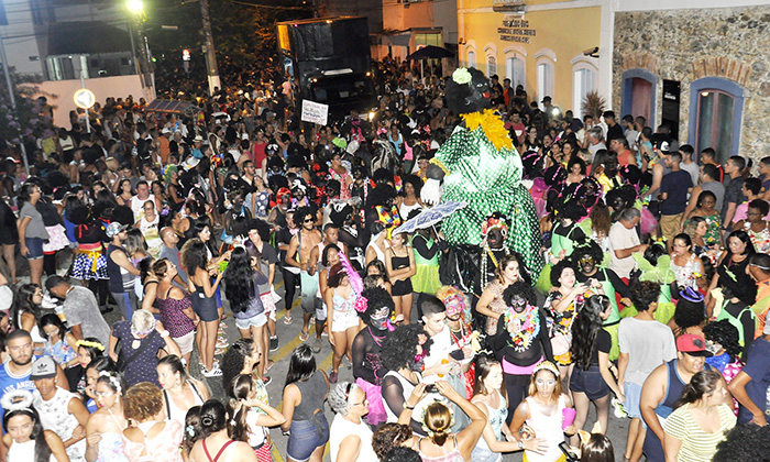 Capa da notícia: Quinta de animação com Assombrosos, Nega Maluca e Folia 40º