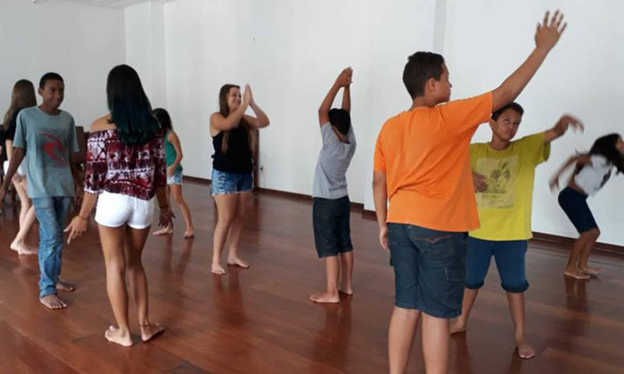 Capa da notícia: Arte Cênica inclusiva para jovens deficientes
