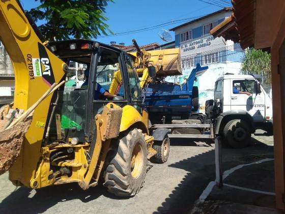 Capa da notícia: Serviço Público realiza mutirão de limpeza nos bairros
