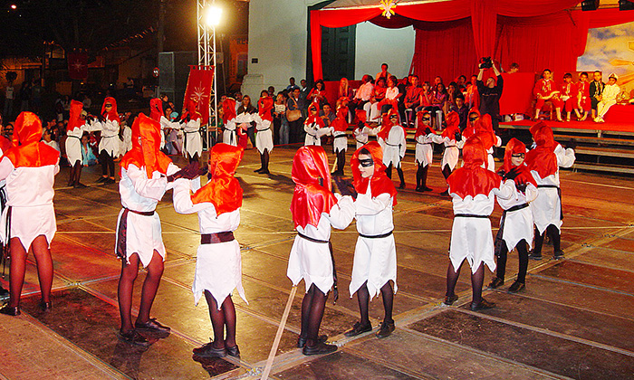 Capa da notícia: Angra Festeja Divino Espírito Santo