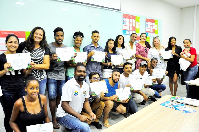 Capa da notícia: Inova Jovem forma empreendedores