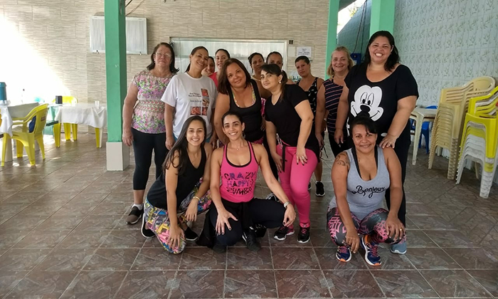 Capa da notícia: Dança e animação na Praia do Machado