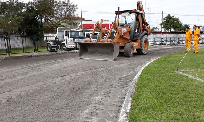 Capa da notícia: Pista de corrida do Estádio Municipal é revitalizada