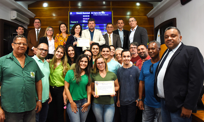 Capa da notícia: Equipe de Parques e Jardins ganha Moção de Aplausos 