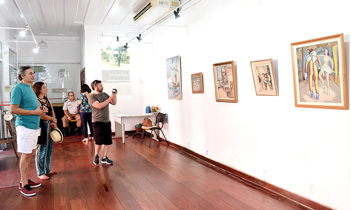 Capa da notícia: Casa de Cultura apresenta “Darwin, o pintor dos palhaços”