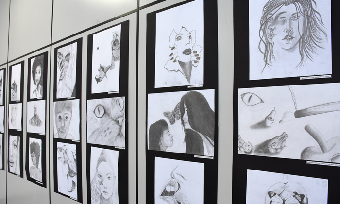 Capa da notícia: Alunos superdotados promovem exposição de artes plásticas