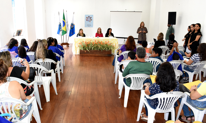 Capa da notícia: Conselhos Escolares participam de seminário