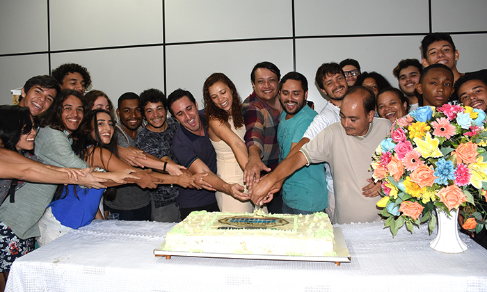 Capa da notícia: Festa marca 10 anos da Casa Larangeiras como espaço cultural