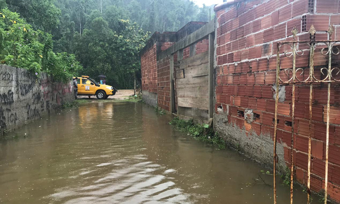 Capa da notícia: Defesa Civil de Angra em alerta