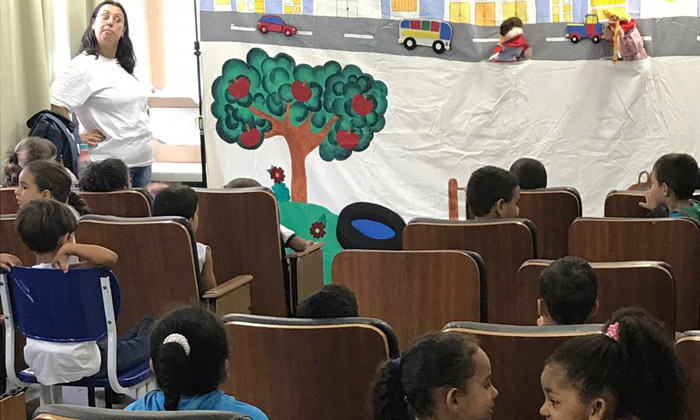 Capa da notícia: Ação conscientiza alunos sobre o  perigo do Aedes aegypti