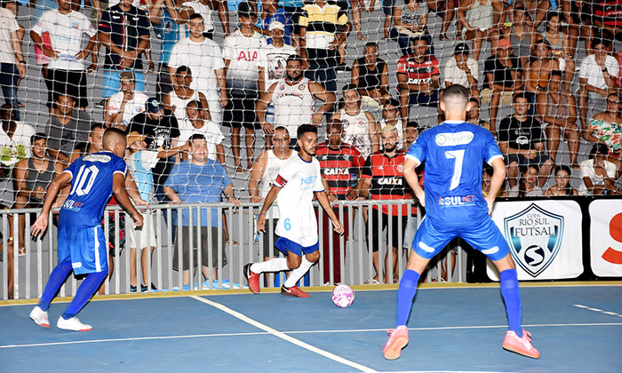 Capa da notícia: Angra dos Reis empata na estreia da Copa  Rio Sul de Futsal