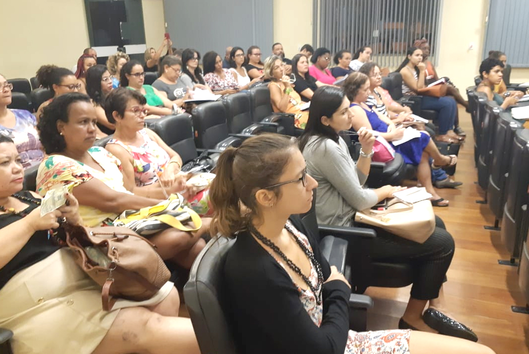 Capa da notícia: Educação promove curso sobre relações étnico-raciais