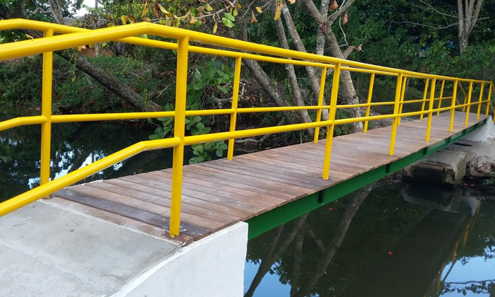 Capa da notícia: Comunidade da Praia do Aventureiro recebe nova ponte