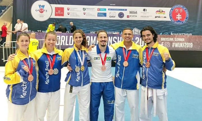 Capa da notícia: Angrense conquista duas medalhas  em mundial de Karatê
