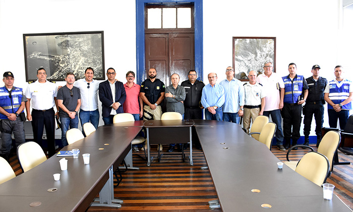 Capa da notícia: Conselho Municipal de Segurança Pública de Angra é empossado