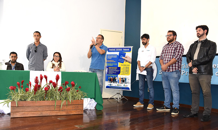 Capa da notícia: Primeira turma do Acessuas Trabalho é diplomada