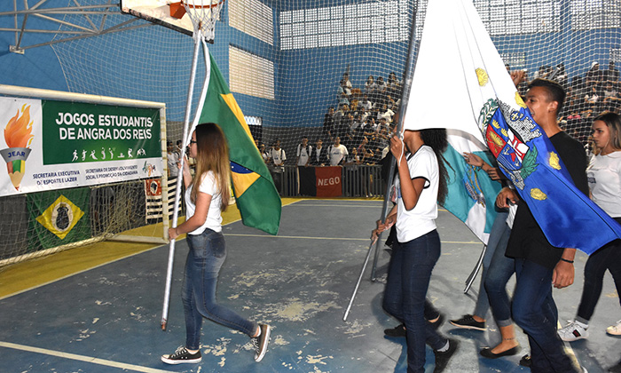 Capa da notícia: Abertura dos Jogos Estudantis com show de dança e de luzes
