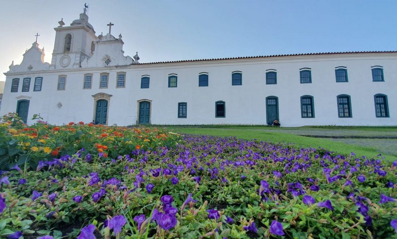 Capa da notícia: Prefeitura revitaliza praças públicas
