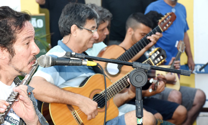 Capa da notícia: Clube do Choro Caiçara neste domingo