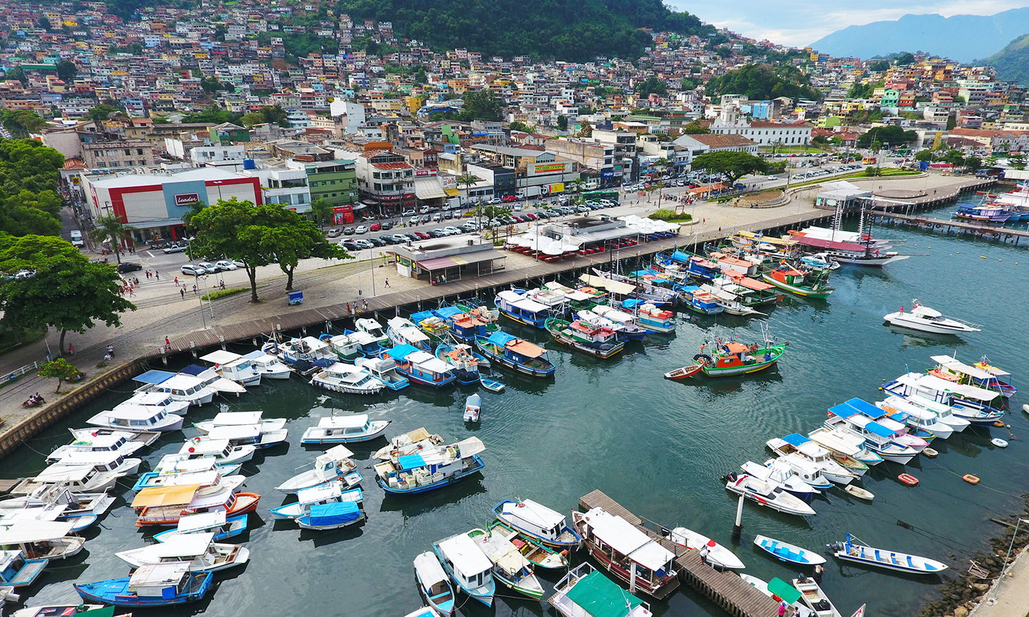 Capa da notícia: Angra pode ganhar porto exclusivo para turistas   