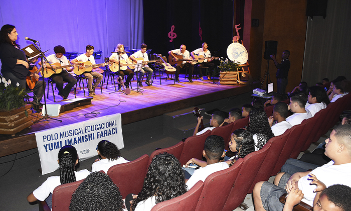 Capa da notícia: Alunos do Polo Musical se apresentam no Teatro Municipal   