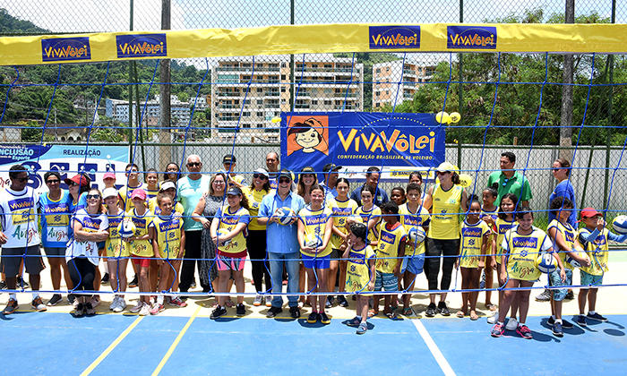 Capa da notícia: Aula inaugural do projeto Viva Vôlei 