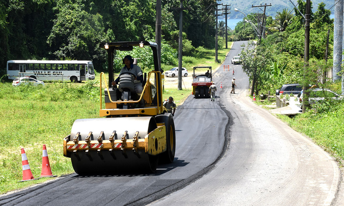 Capa da notícia: Estrada da Ponta Leste recebe recapeamento asfáltico