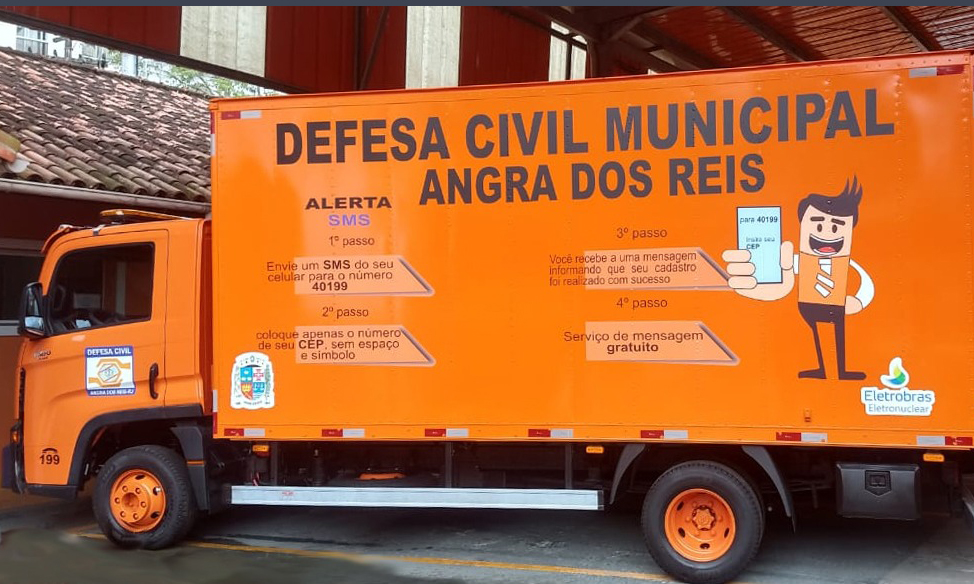 Capa da notícia: Caminhões reforçam frota da Defesa Civil