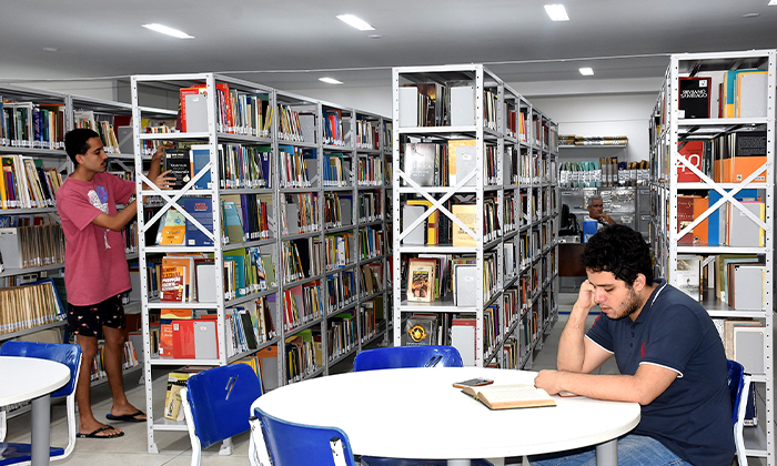 Capa da notícia: Biblioteca Municipal de Angra é reaberta