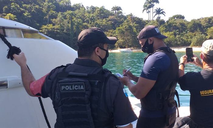Capa da notícia: Angra intensifica fiscalização no mar