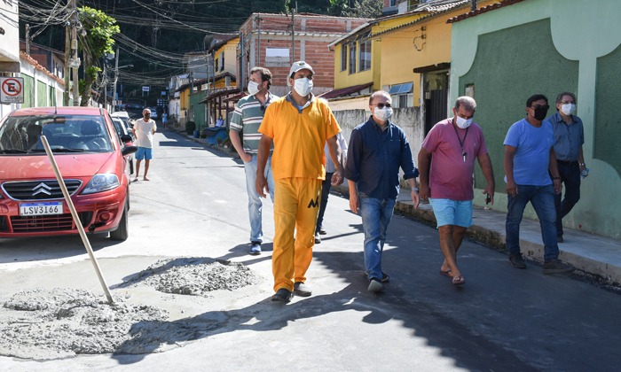 Capa da notícia: Prefeito segue vistoriando obras em Angra