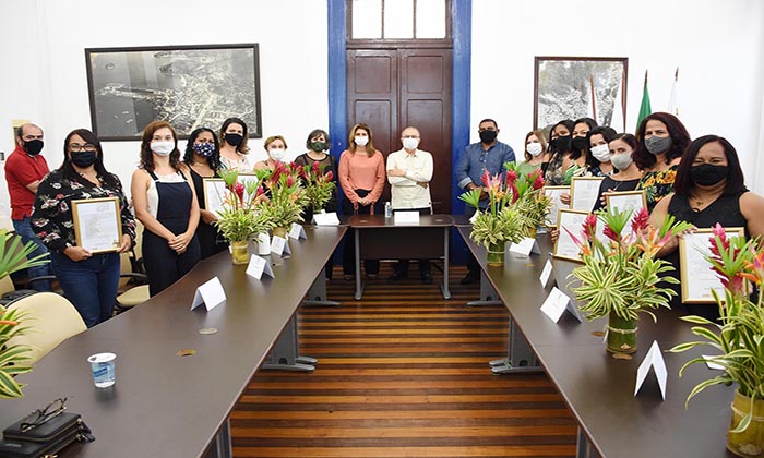Capa da notícia: Educação Infantil de Angra recebe homenagem da Alerj