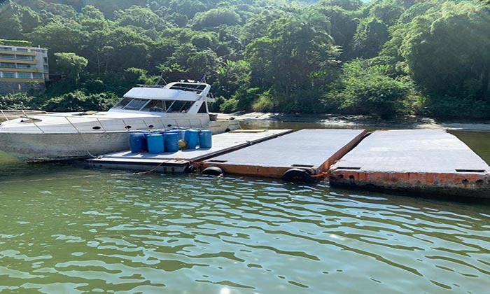 Capa da notícia: Local irregular para manutenção de embarcação é fiscalizado