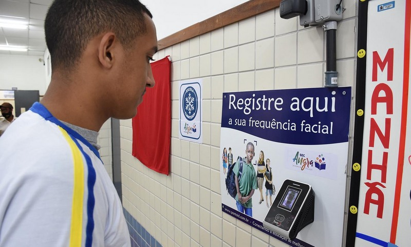 Capa da notícia: 1ª escola pública  com reconhecimento facial do estado