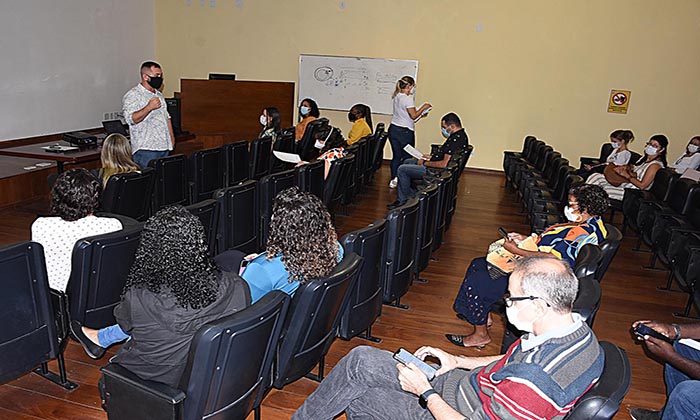Capa da notícia: Encontro prepara ações do Setembro Amarelo 